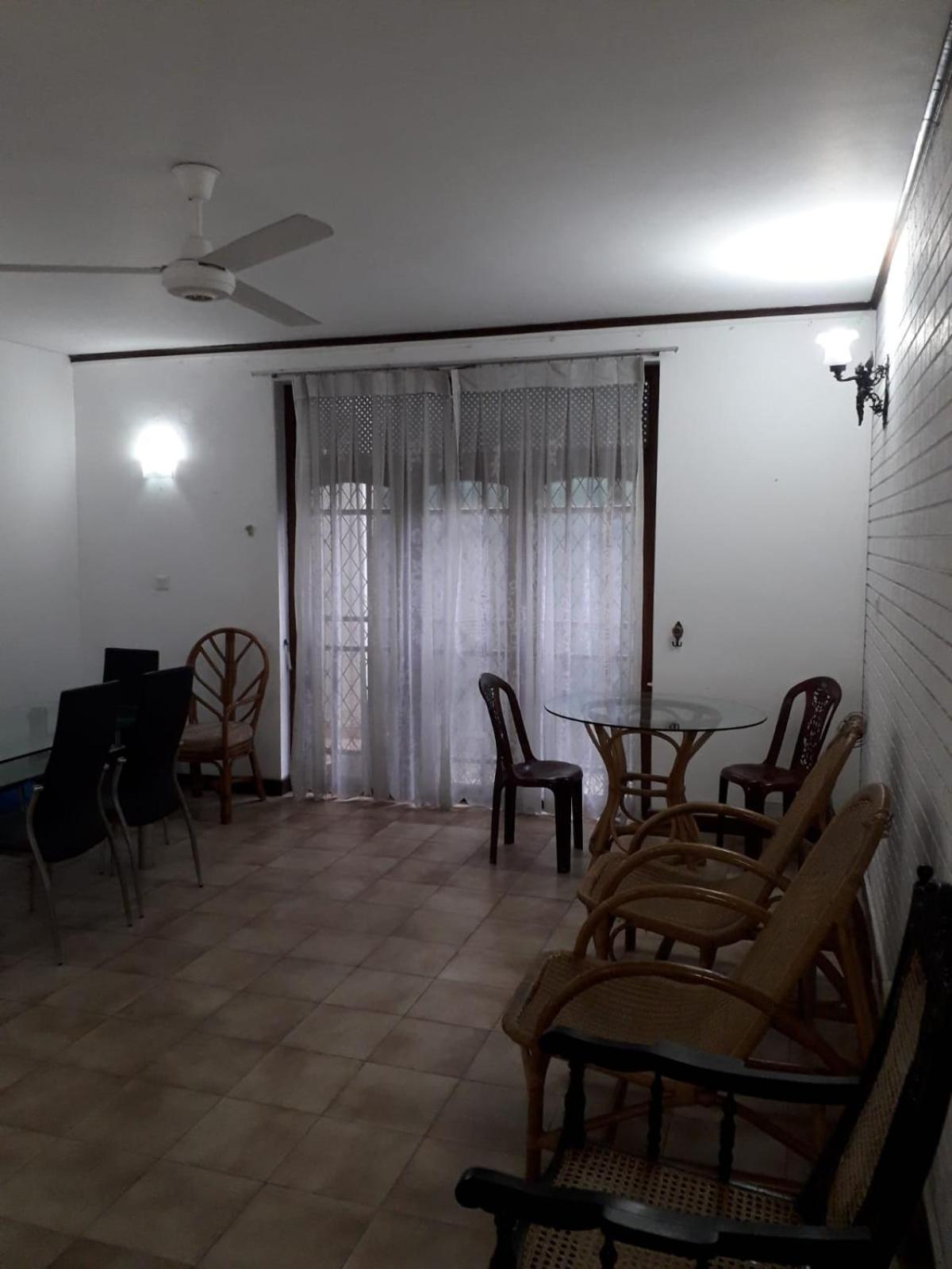 Ceylon Travel And Stay Lodge Battaramulla Kültér fotó